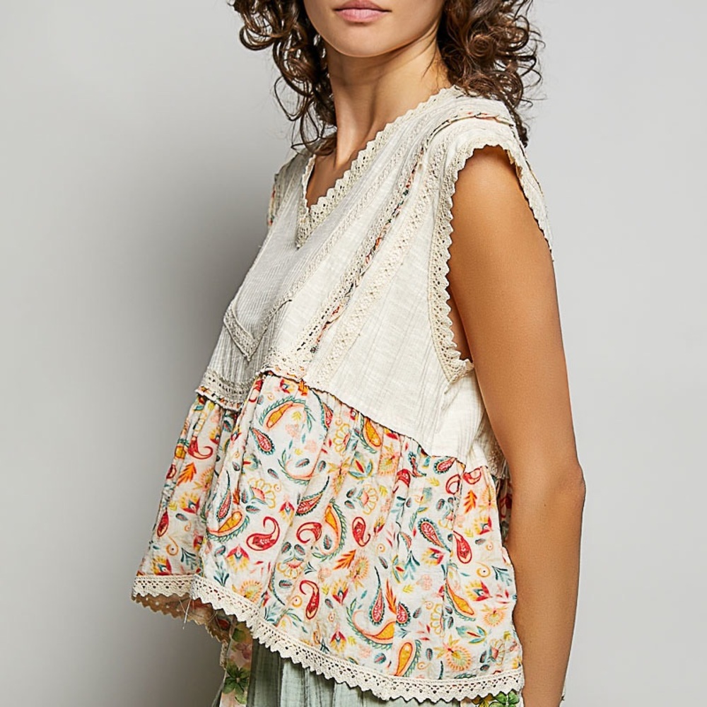 POL Paisley Ruffle Top - Picture 3 of 6